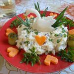 Приготвяне на празнична салата Лебед