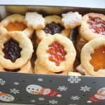 Приготвяне на Коледни сладки с мармалад